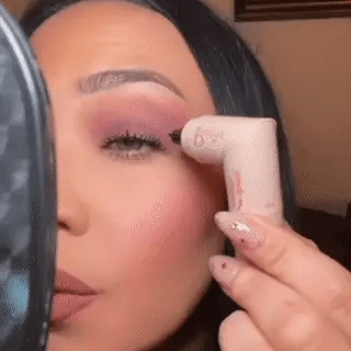 eloria Rotating Dual-Wing Eyeliner